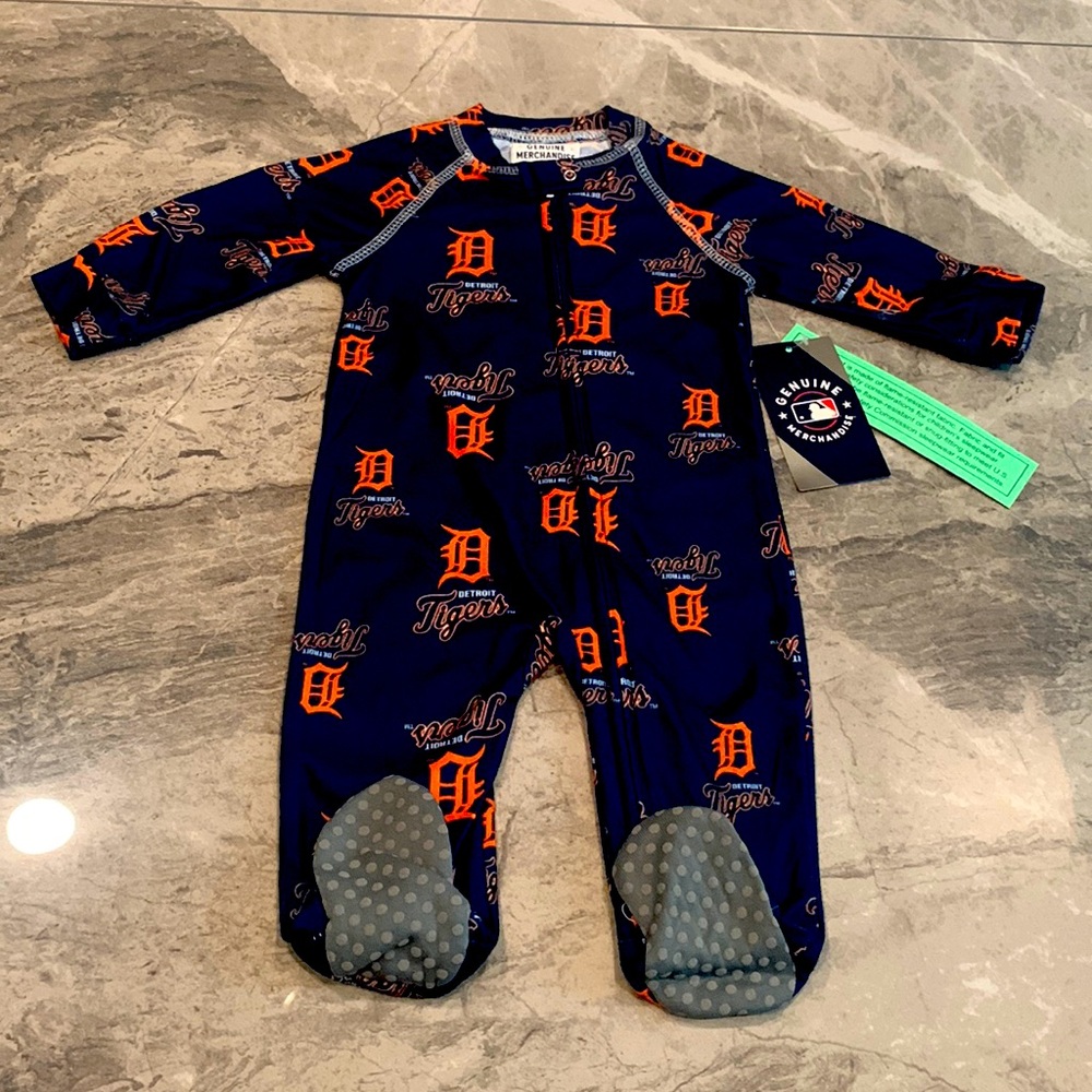 Genuine Merchandise - Detroit Tigers Baseball Zip Up Sleeper Footie Pajamas